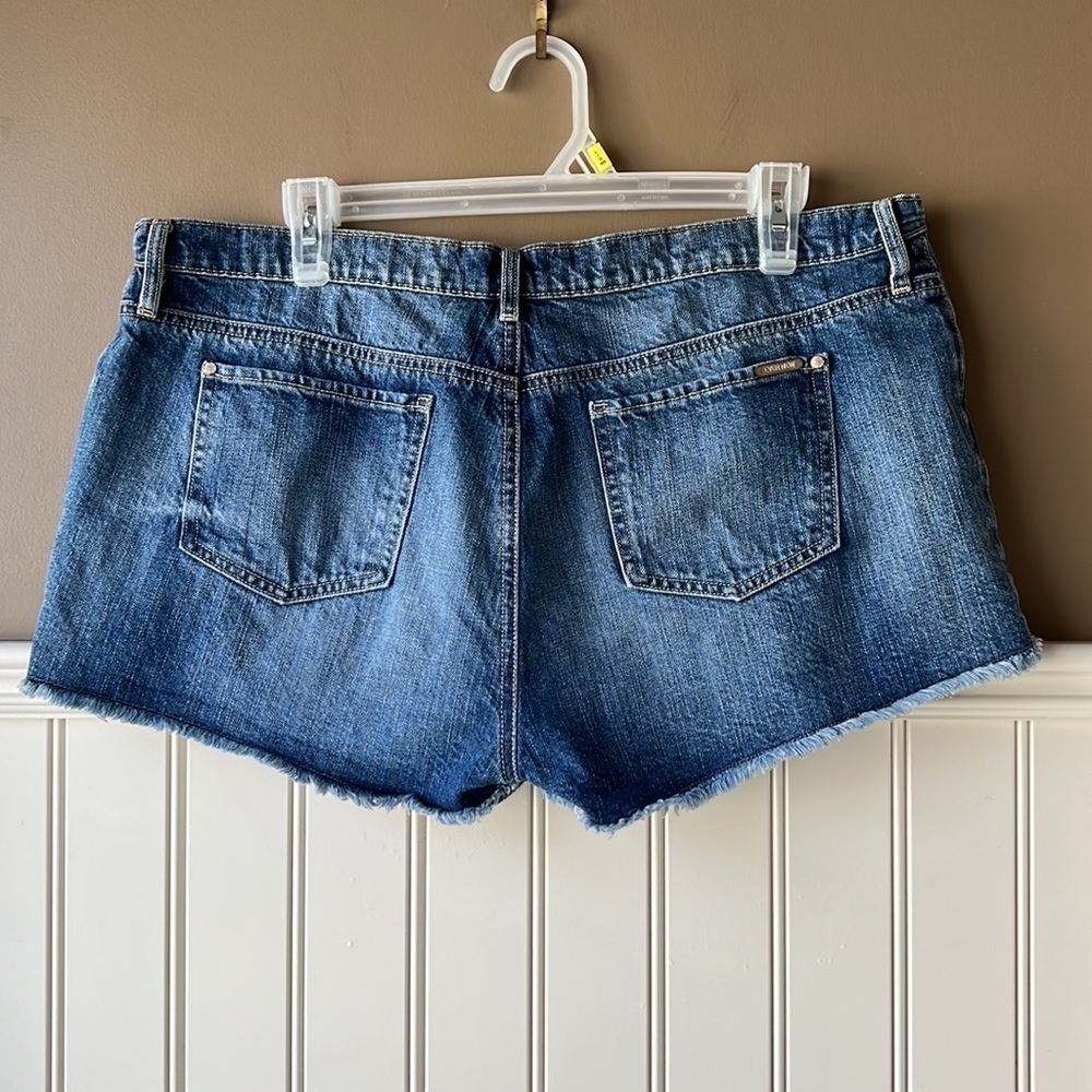 EVER NEW Denim Embroidered Mid Wash High Rise Frayed Jean Shorts Size 12 - Picture 7 of 9